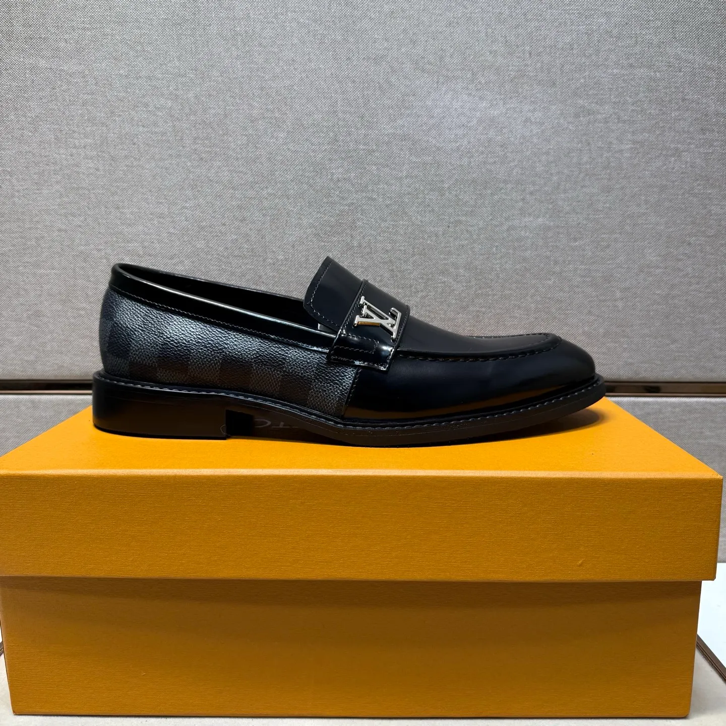 Men's men's shoes 💰pp462【LV～】Men's casual leather shoes 2025z cabinet sales simultaneously 🔶Size: 39-44#️⃣ 🔷2 colors🔜The upper is made of multi-material splicing➕Cow leather lining, comfortable and breathable, sole: original comfortable and wear-resistant outsole, ⚠️real thing📱photographed🎬real thing is better📢📢📢